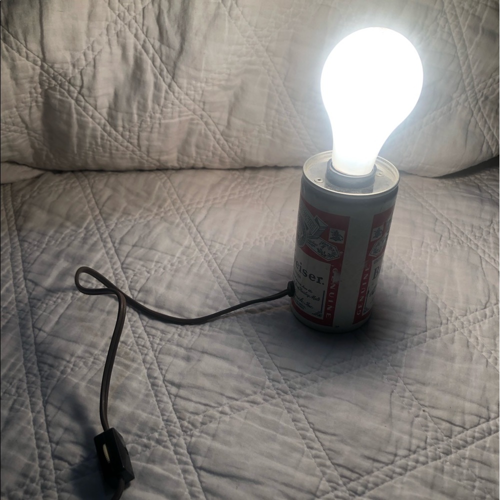 Vintage Budweiser lamp